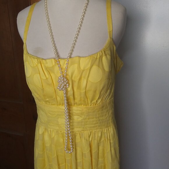 long faux pearls fun playful lots of different ways of wearing them - Picture 11 of 16